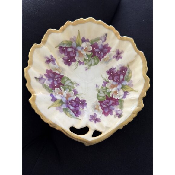 Vintage PRUSSIA B Lavender White Floral Gold Trim Leaf Trinket Candy Dish Bowl - Picture 2 of 9
